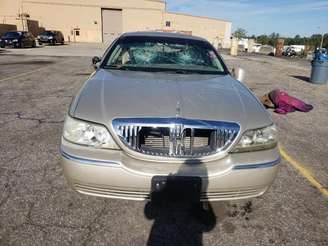 Photo 5 from auction – 2005 LINCOLN TOWN CAR S with VIN 1LNHM82W15Y608511