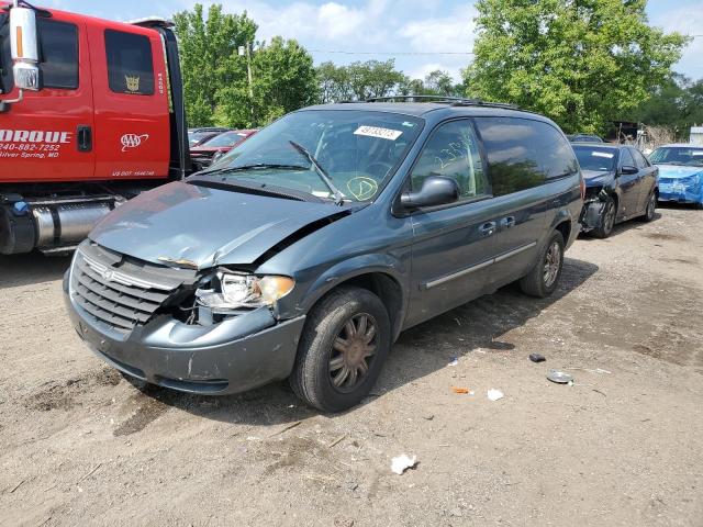 CHRYSLER TOWN & COU 2005 with VIN 2C8GP54L05R602338 - Photo from auction