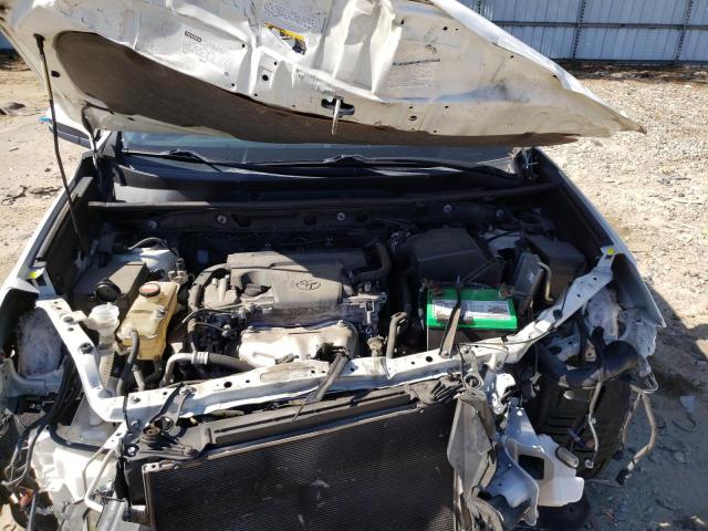 Photo 11 from auction – 2016 TOYOTA RAV4 XLE with VIN JTMWFREV6GJ073038