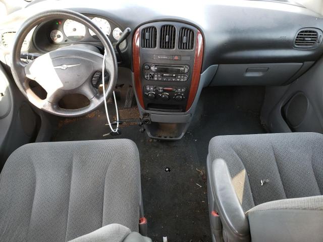 Photo 8 from auction – 2006 CHRYSLER TOWN & COU with VIN 2A4GP44R56R753395