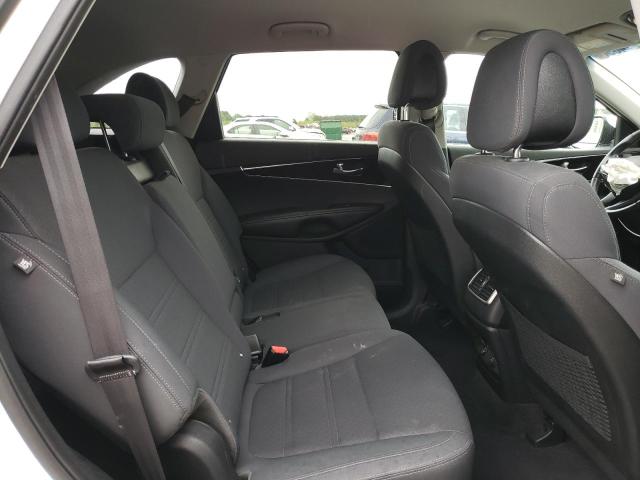 Photo 11 from auction – 2016 KIA SORENTO LX with VIN 5XYPGDA38GG110549