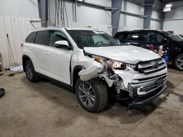 Photo 4 from auction – 2019 TOYOTA HIGHLANDER with VIN 5TDJZRFH1KS599826