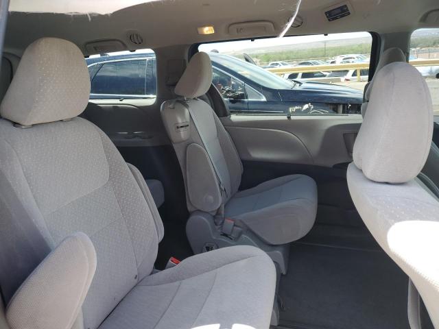 Photo 11 from auction – 2018 TOYOTA SIENNA LE with VIN 5TDKZ3DC9JS936282