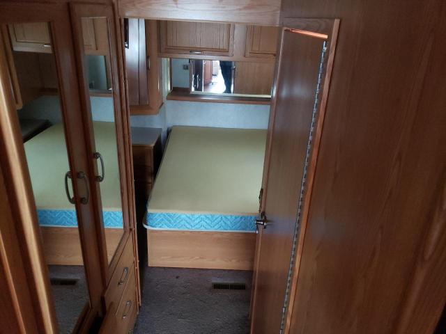 Photo 6 from auction – 2001 ITAS SUNCRUISER with VIN 1FCNF53S7Y0A13421