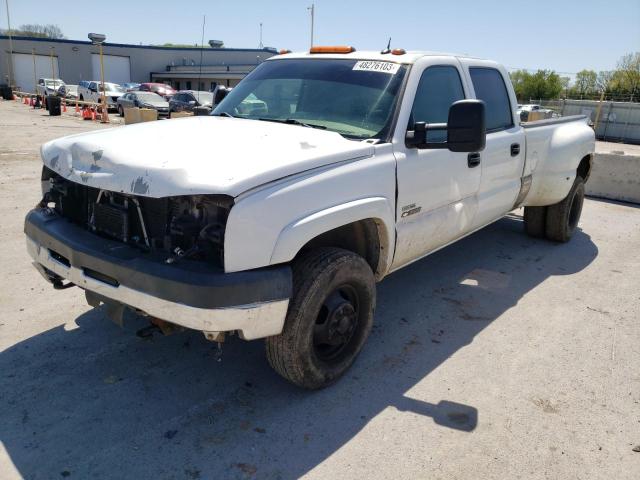 CHEVROLET SILVERADO 2004 with VIN 1GCJK33274F189861 - Photo from auction