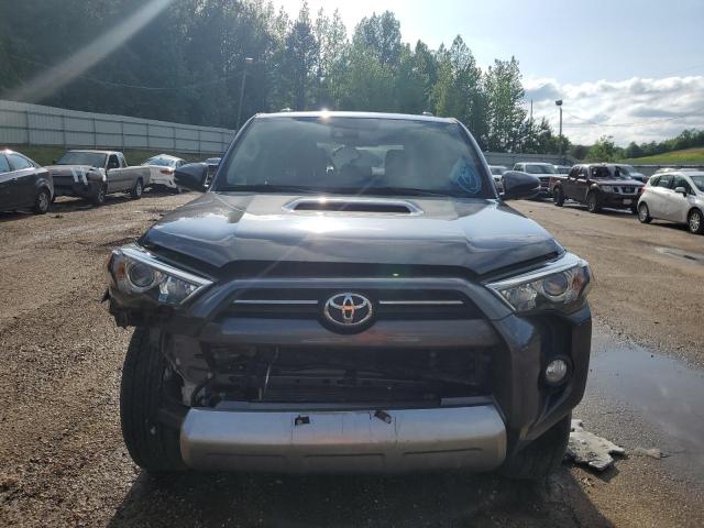 Photo 5 from auction – 2020 TOYOTA 4RUNNER SR with VIN JTEBU5JR7L5811353