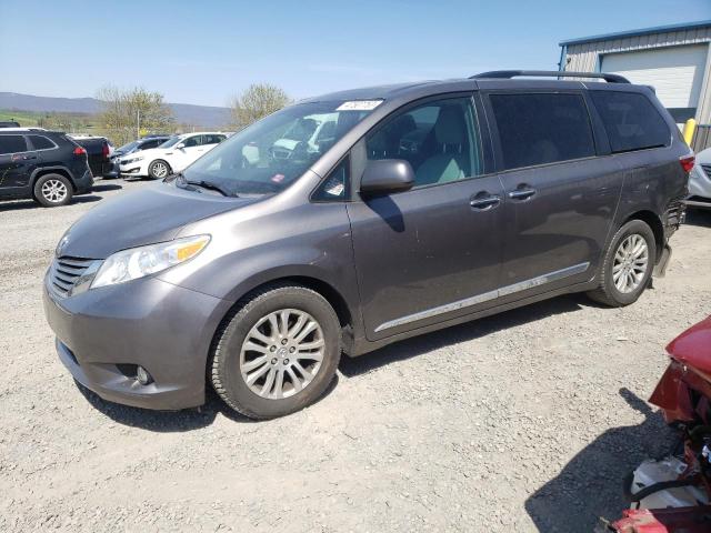 Photo 1 from auction – 2017 TOYOTA SIENNA XLE with VIN 5TDYZ3DC3HS811539