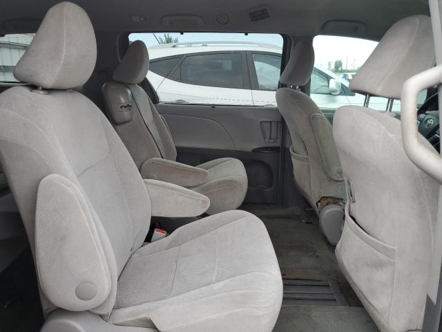 Photo 11 from auction – 2017 TOYOTA SIENNA LE with VIN 5TDKK3DC2FS544255