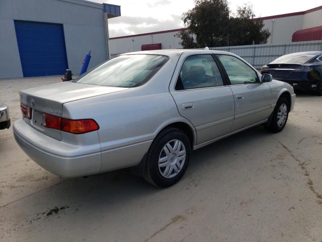 Photo 3 from auction – 2001 TOYOTA CAMRY with VIN 4T1BG22K81U101730