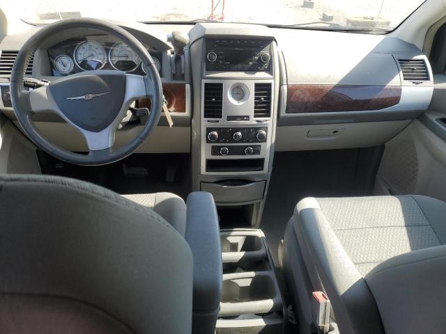 Photo 8 from auction – 2010 CHRYSLER TOWN & COU with VIN 2A4RR5D13AR305149