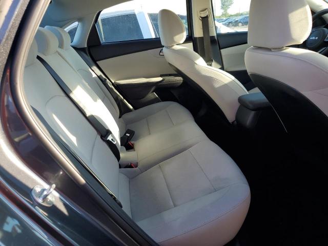 Photo 10 from auction – 2016 KIA FORTE LX with VIN KNAFX4A6XG5572252