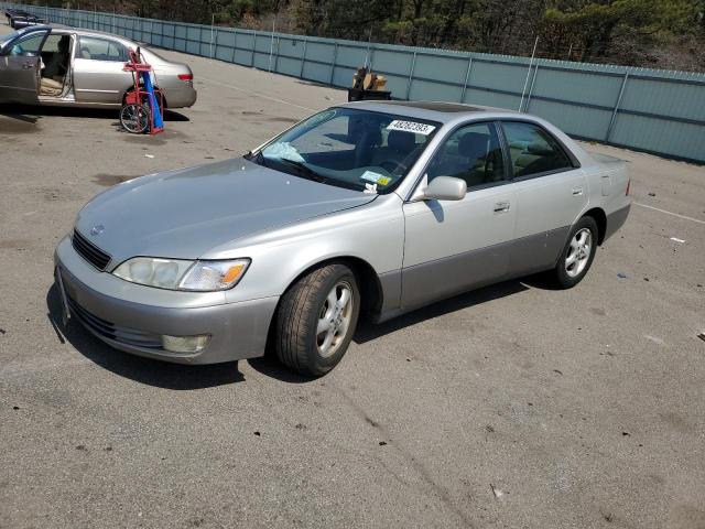 LEXUS ES 300 1998 with VIN JT8BF28G3W5030950 - Photo from auction