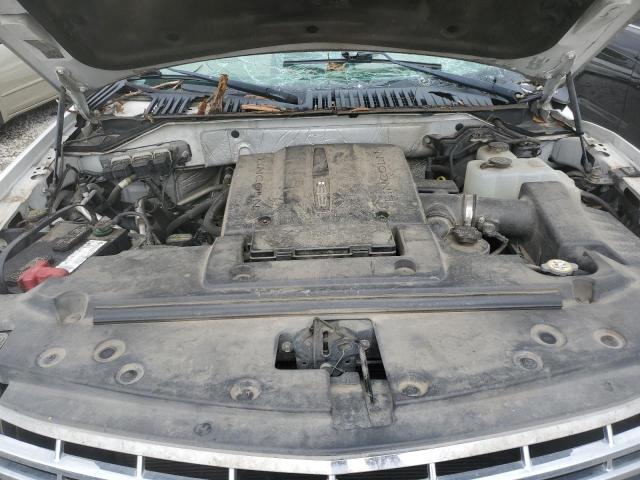 Photo 12 from auction – 2011 LINCOLN NAVIGATOR with VIN 5LMJJ2J59BEJ08204