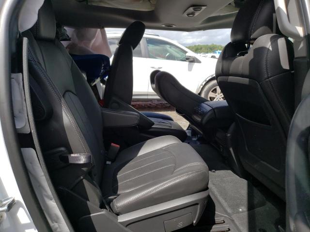 Photo 10 from auction – 2017 BUICK ENCLAVE with VIN 5GAKRBKD8HJ130111