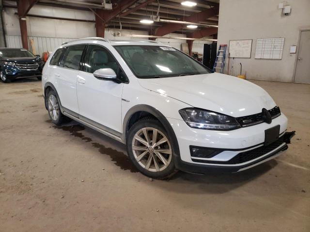 Photo 4 from auction – 2017 VOLKSWAGEN GOLF ALLTR with VIN 3VWH17AU0HM513636