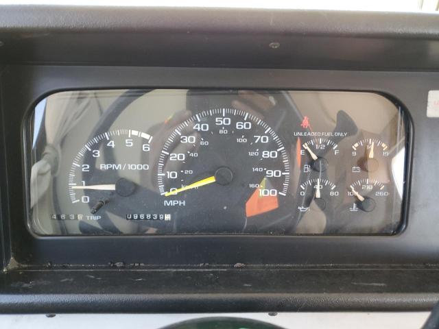 Zdjęcie 8 z aukcji – 2002 WINNEBAGO RV z VIN 5B4LP57G023346114