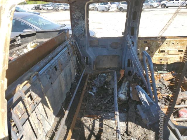 Photo 10 from auction – 2000 CHEVROLET SILVERADO with VIN 1GCEK19T3YE195187