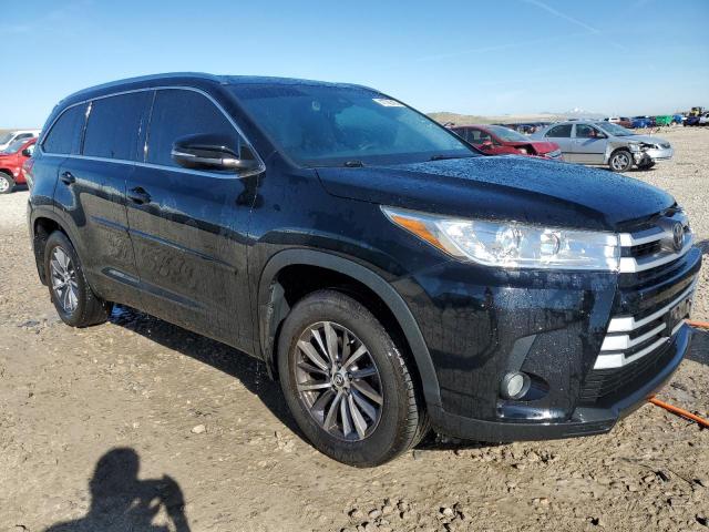 Photo 4 from auction – 2017 TOYOTA HIGHLANDER with VIN 5TDJZRFH2HS419701