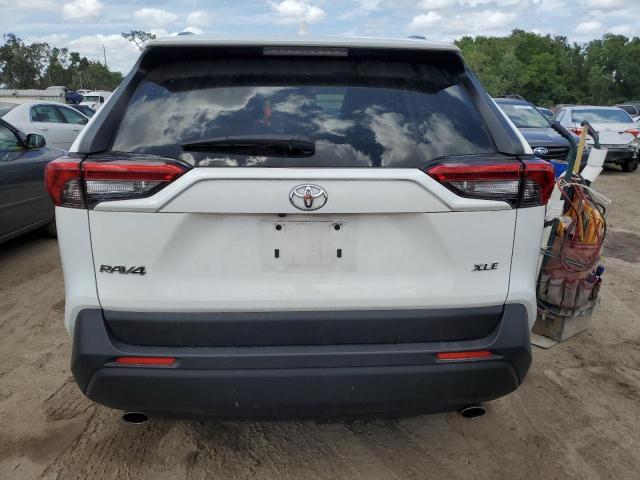 Photo 6 from auction – 2020 TOYOTA RAV4 XLE with VIN JTMW1RFV2LD058977