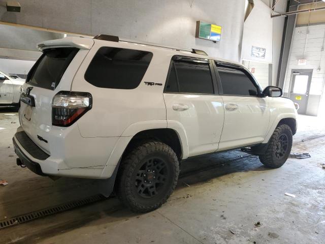 Photo 3 from auction – 2018 TOYOTA 4RUNNER SR with VIN JTEBU5JR7J5505377