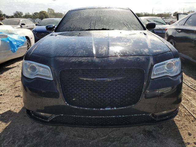 Photo 5 from auction – 2018 CHRYSLER 300 LIMITE with VIN 2C3CCAKG1JH165335