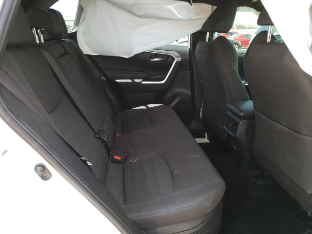 Photo 11 from auction – 2022 TOYOTA RAV4 SE with VIN JTM16RFV9ND533930