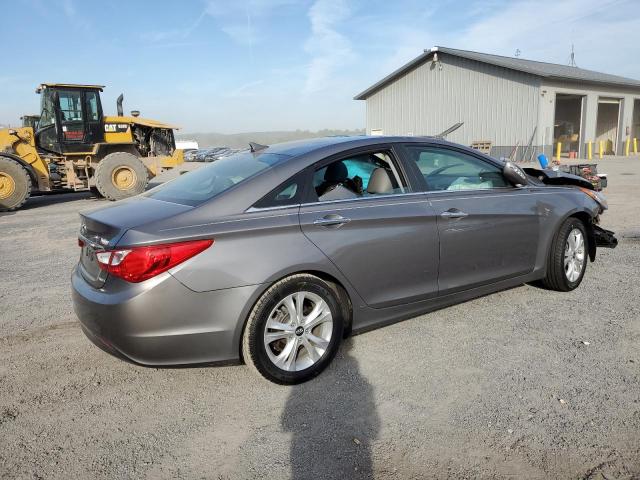 Photo 3 from auction – 2011 HYUNDAI SONATA SE with VIN 5NPEC4AC0BH138883