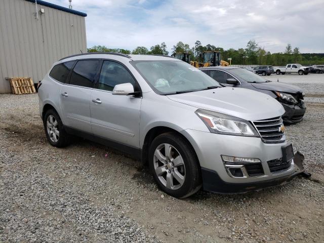 Photo 4 from auction – 2017 CHEVROLET TRAVERSE L with VIN 1GNKRGKD6HJ180878