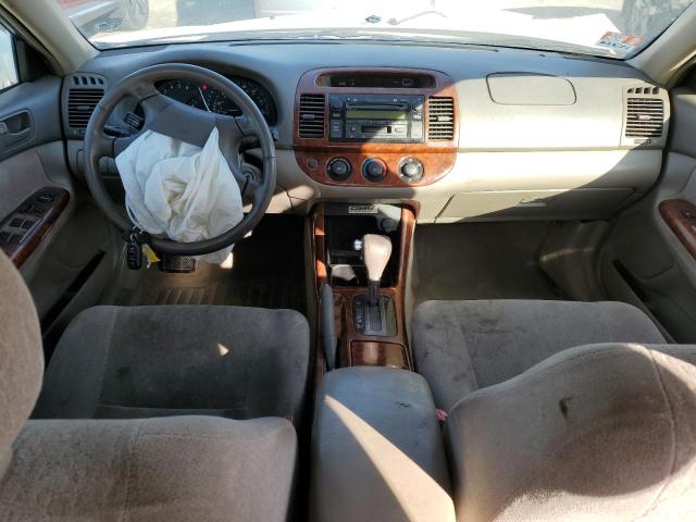 Photo 8 from auction – 2004 TOYOTA CAMRY LE with VIN JTDBE30K240250620