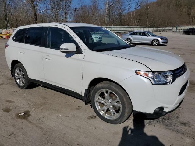 Photo 4 from auction – 2014 MITSUBISHI OUTLANDER with VIN JA4AZ3A35EZ011948
