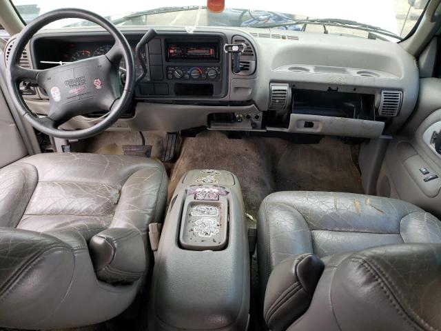 Photo 8 from auction – 1995 GMC SUBURBAN with VIN 1GKEC16K1SJ741223