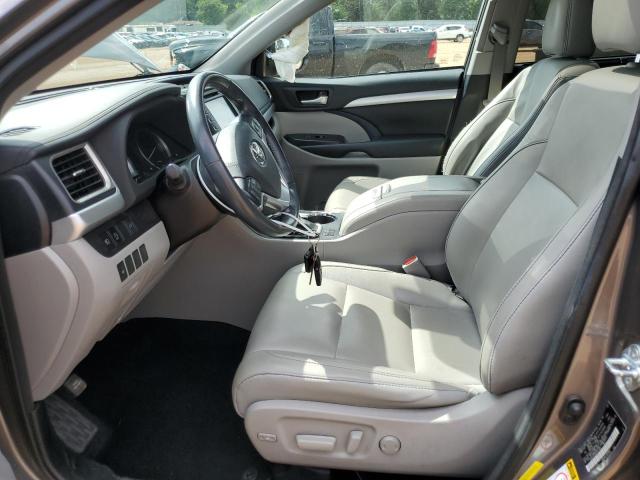 Photo 7 from auction – 2017 TOYOTA HIGHLANDER with VIN 5TDKZRFH5HS521336