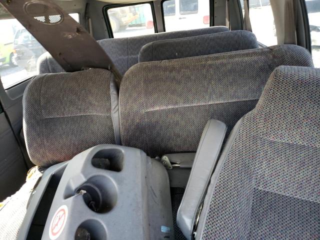 Photo 10 from auction – 2000 DODGE RAM WAGON with VIN 2B5WB25Z2YK174761