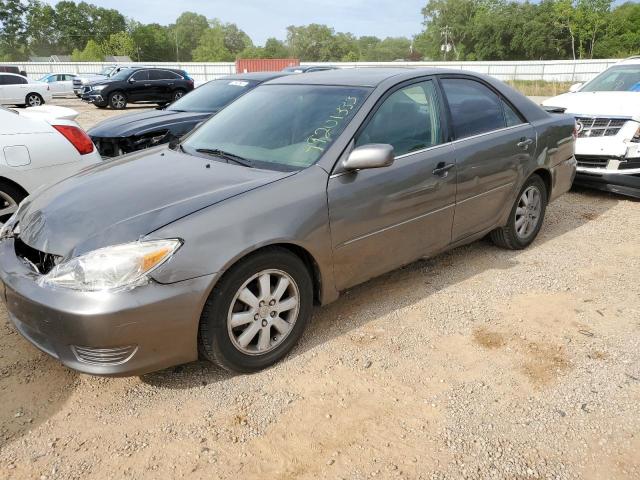 TOYOTA CAMRY LE M 2002 with VIN 4T1BF30K02U528722 - Photo from auction
