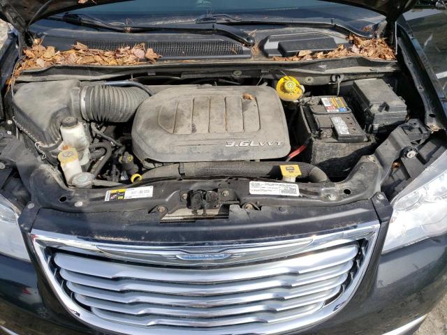 Photo 11 from auction – 2016 CHRYSLER TOWN & COU with VIN 2C4RC1BG1GR290909