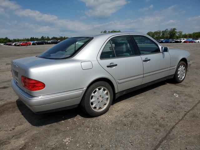 Photo 3 from auction – 1998 MERCEDES-BENZ E 320 with VIN WDBJF65F4WA609693