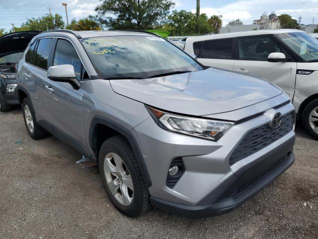 Photo 4 from auction – 2019 TOYOTA RAV4 XLE with VIN JTMW1RFV4KD039197