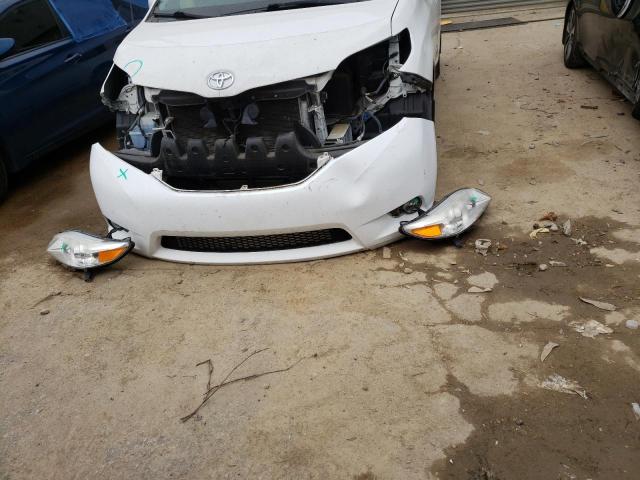 Photo 13 from auction – 2014 TOYOTA SIENNA XLE with VIN 5TDYK3DC3ES486858