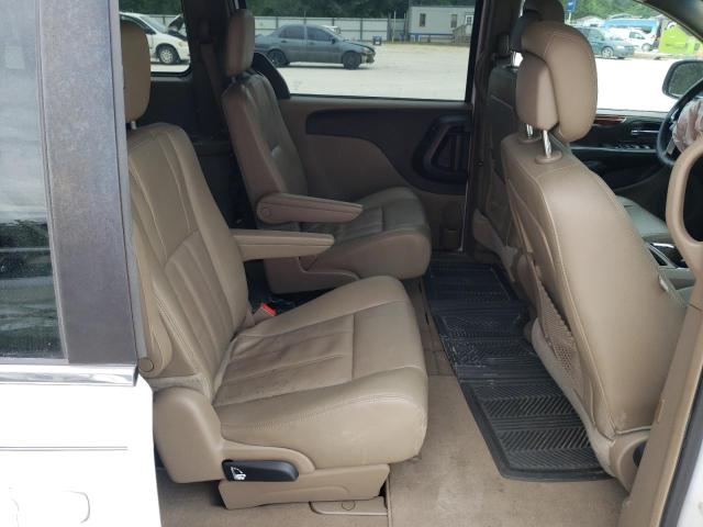 Photo 11 from auction – 2015 CHRYSLER TOWN & COU with VIN 2C4RC1BG3FR730840