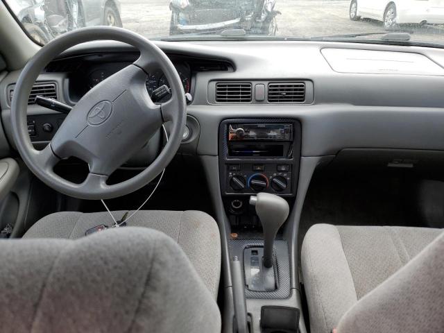 Photo 8 from auction – 2000 TOYOTA CAMRY CE with VIN 4T1BG22K3YU953428