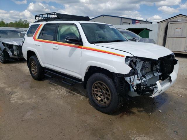 Photo 4 from auction – 2023 TOYOTA 4RUNNER SE with VIN JTEUU5JR2P6127285