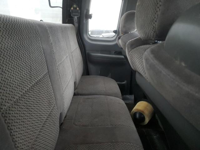 Photo 10 from auction – 2002 FORD F150 with VIN 1FTRX07L12KA75817