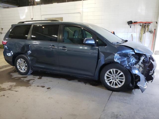 Photo 4 from auction – 2017 TOYOTA SIENNA XLE with VIN 5TDYZ3DC6HS834992