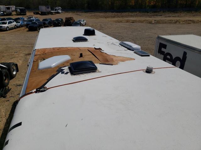 Photo 9 from auction – 2002 WINNEBAGO ADVENTURER with VIN 5B4MP67G923349331