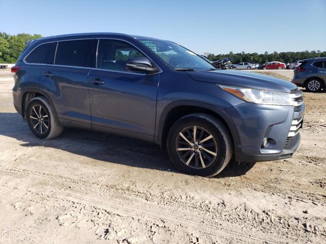 Photo 4 from auction – 2018 TOYOTA HIGHLANDER with VIN 5TDKZRFH9JS238721