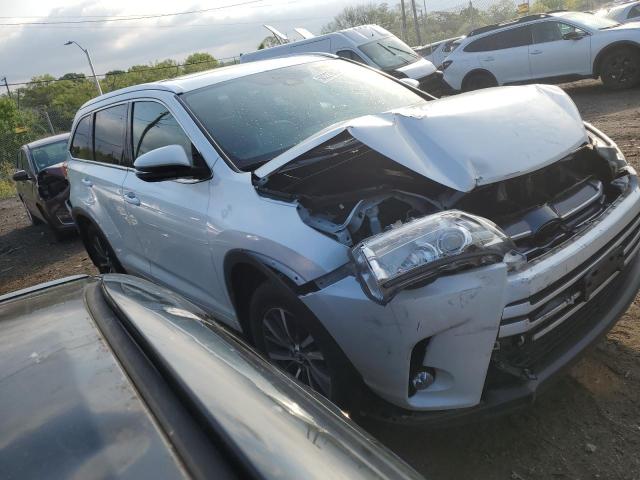 Photo 4 from auction – 2017 TOYOTA HIGHLANDER with VIN 5TDJZRFH1HS456013