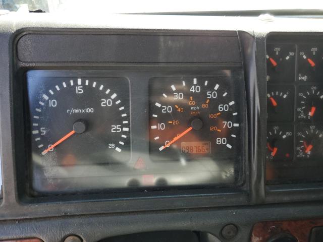 Photo 8 from auction – 2000 VOLVO VN with VIN 4V4ND3JJ3YN237202