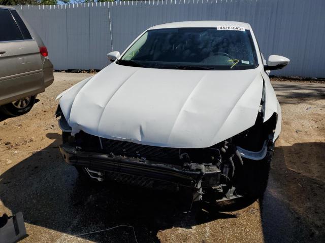 Photo 5 from auction – 2018 VOLKSWAGEN PASSAT S with VIN 1VWAA7A30JC009247