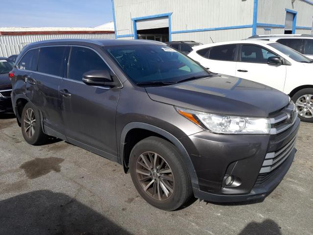 Photo 4 from auction – 2019 TOYOTA HIGHLANDER with VIN 5TDKZRFH8KS554306