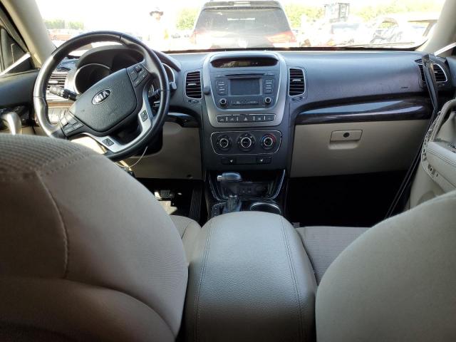 Photo 8 from auction – 2015 KIA SORENTO LX with VIN 5XYKT3A62FG555992